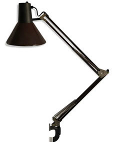 14/ Lampe d’architecte massive