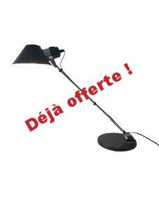 8/ Lampe de bureau noire
