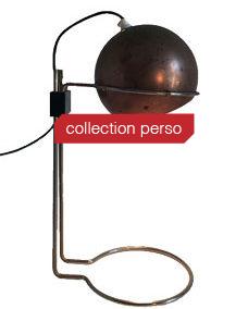 13/ Lampe globe cuivrée
